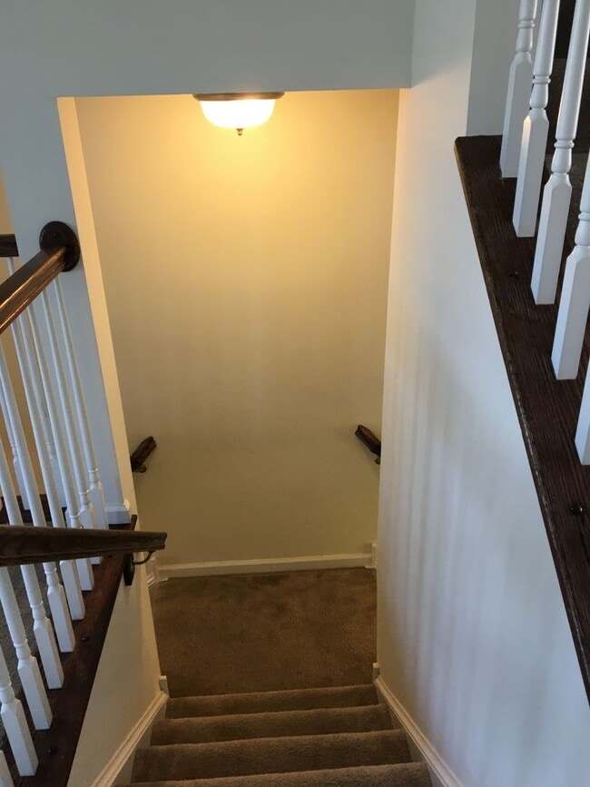 Building Photo - Large, Luxury, Garage Townhome in Hockessi...