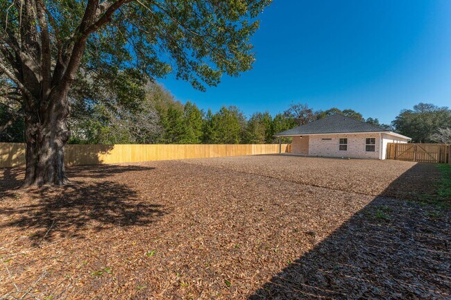 Building Photo - New All Brick 4 Bedroom in Niceville!