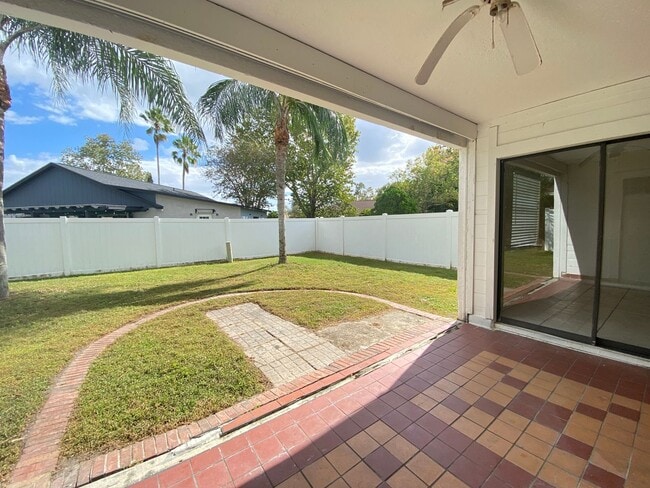 Building Photo - TWO BEDROOM W/ BONUS ROOM - Move In Ready