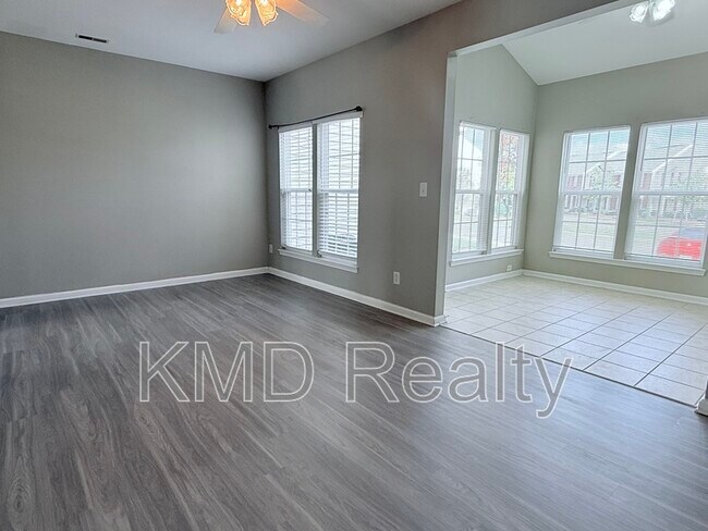 Building Photo - 4917 Sunburst Ln