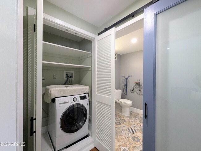 Building Photo - 6125 E Indian School Rd