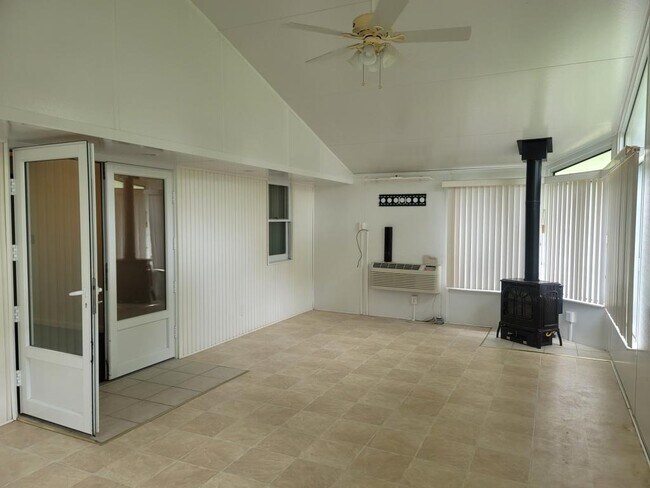 Building Photo - 2232 Thistlewood Dr