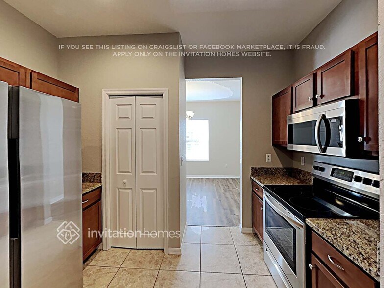 Building Photo - 3669 Sandhill Crane Dr