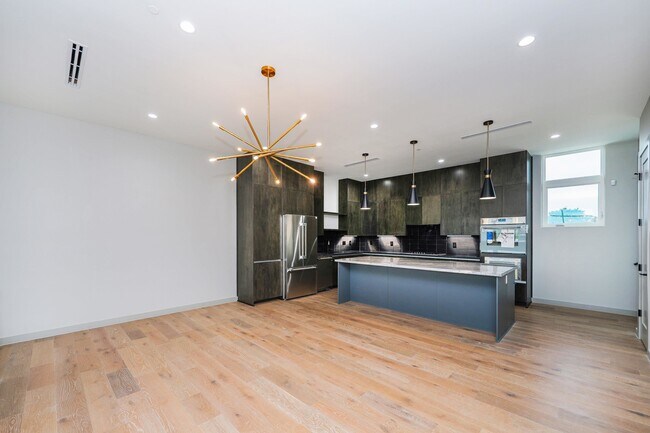 Building Photo - 8120 Stillmeadow Ct