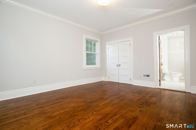 Building Photo - 309 Milbank Ave