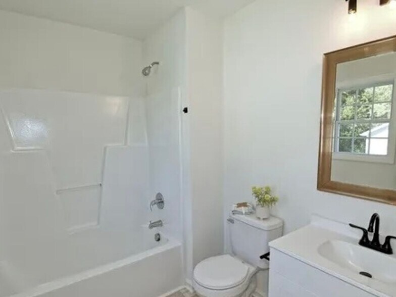 Building Photo - 3606 Meriwether Dr