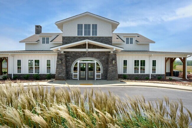 Building Photo - Luxury 5-Bed, 4-Bath Greenville Home in Amenity-Packed Riverstone!