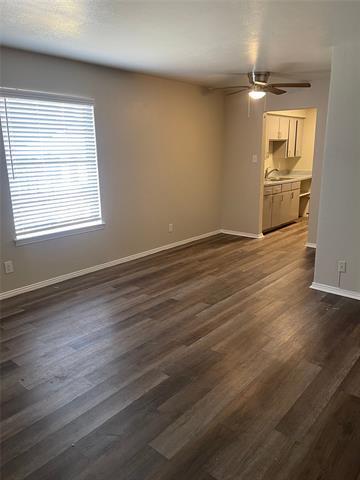 Building Photo - 2211 S Vernon Ave