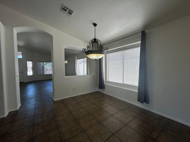 Building Photo - 3861 E Redfield Ct