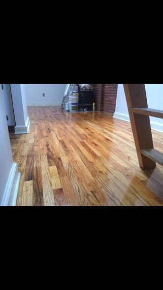 floors - 134 Washington St