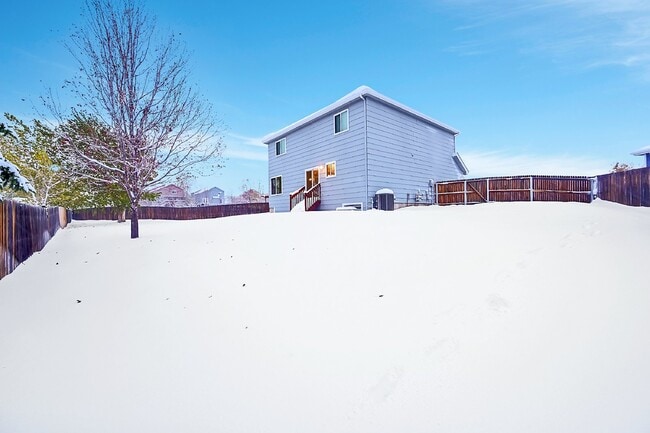 Building Photo - $2,295.00 4 bed, 2.5 bath in Colorado Springs with In Unit Laundry!