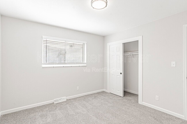 Building Photo - 4762 S Acoma St