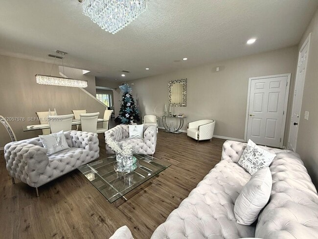 Building Photo - 233 Aldridge Ln