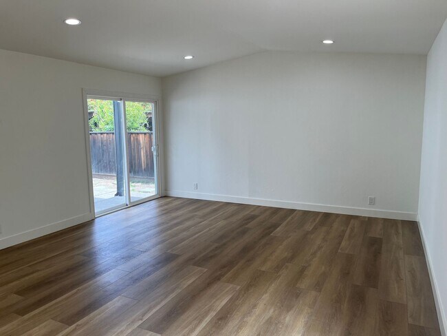 Building Photo - Remodeled Cupertino Gem in Top-Rated School District!