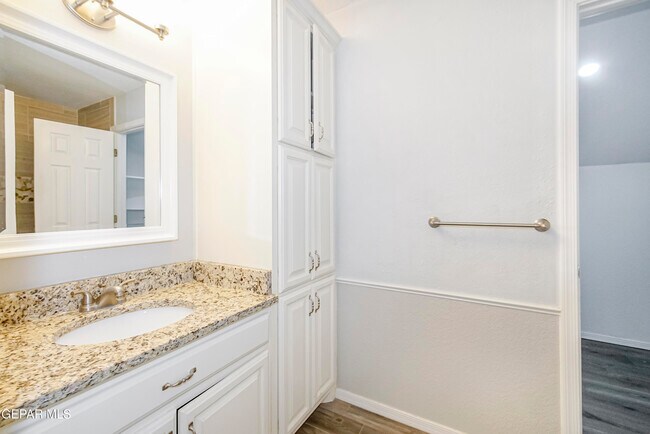 Building Photo - 918 Bellacumbre Dr