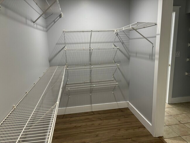Building Photo - 1804 Cinnamon Dr