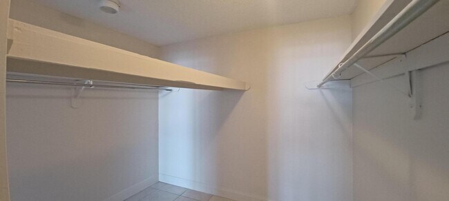 Building Photo - 488 NW 165th St