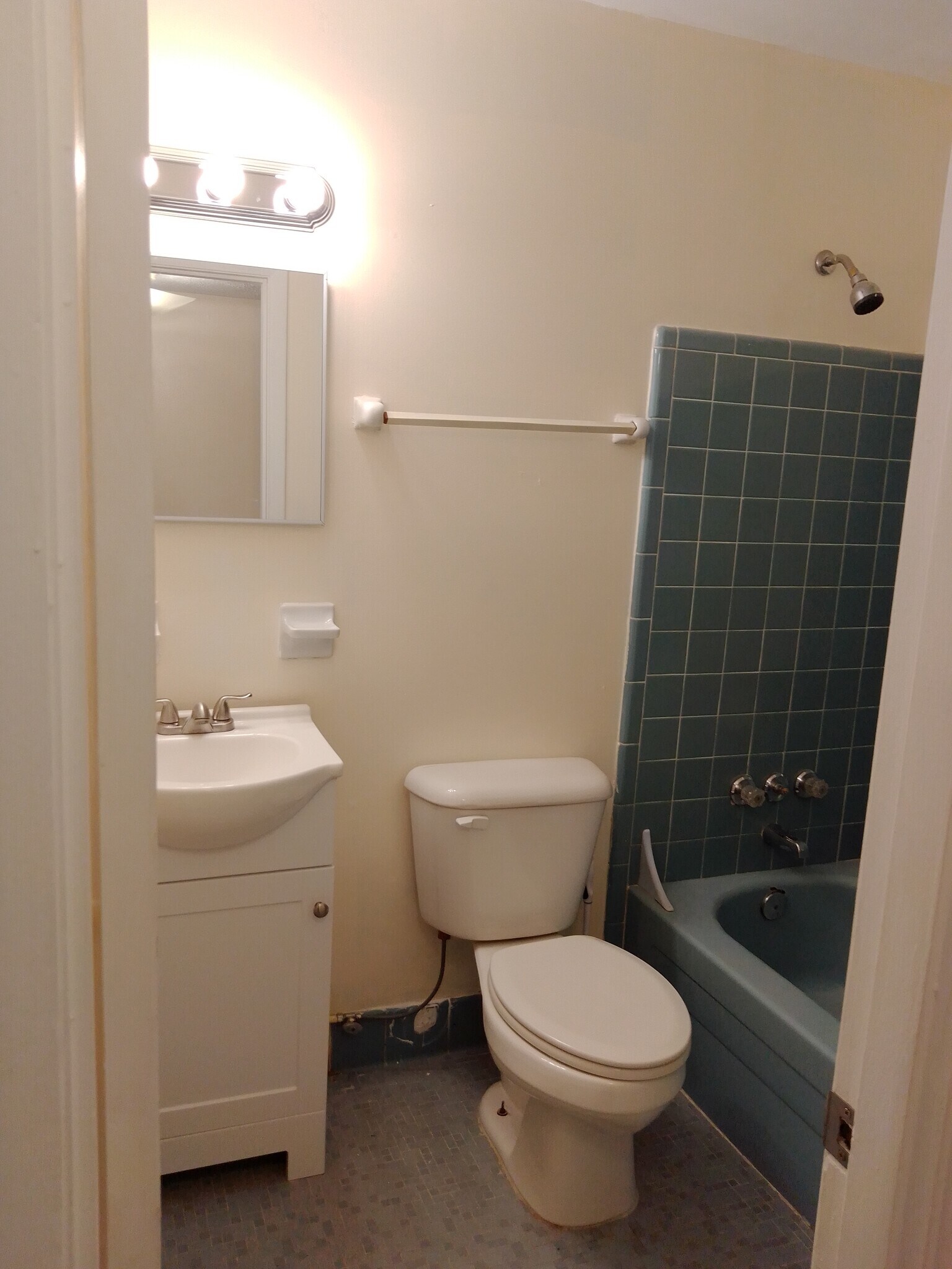 Building Photo - 2537 Chris Ct