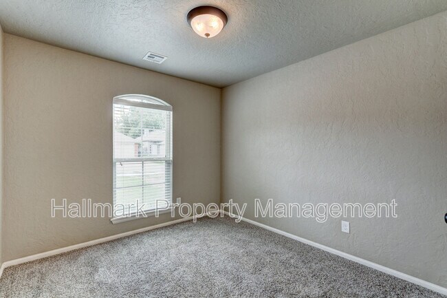 Building Photo - 1549 SW 96th St