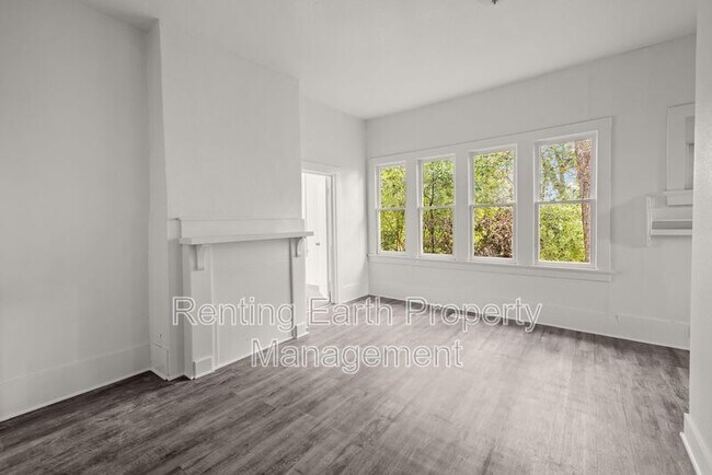 Building Photo - 518 41st St