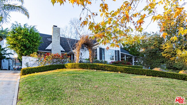 Building Photo - 863 Manning Ave