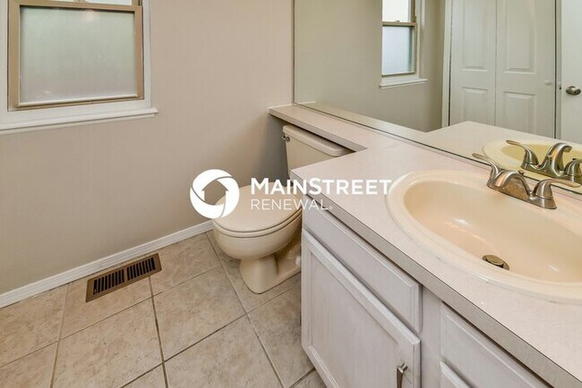Building Photo - 4 Bedroom Pet-Friendly Home in COLORADO SP...