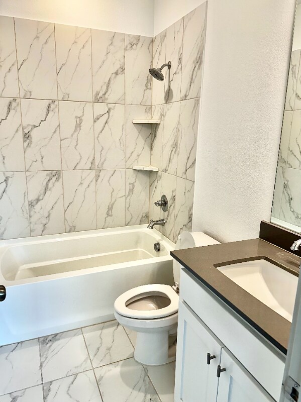 Building Photo - 691 Vista Oaks Rd