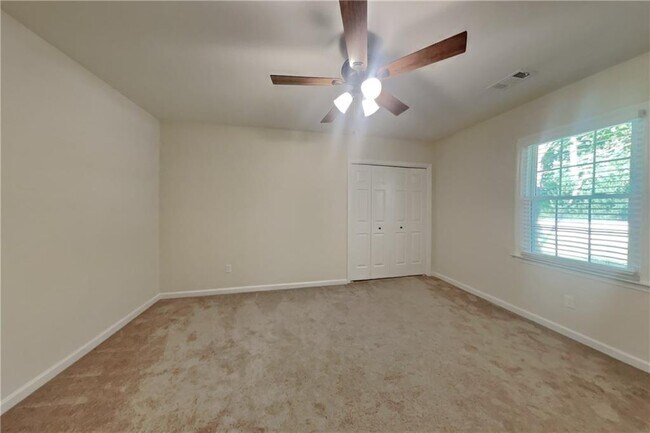 Building Photo - 11925 N Hickory Trace