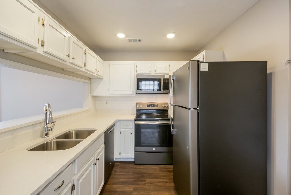 Building Photo - 871 Hampton Hill Ct