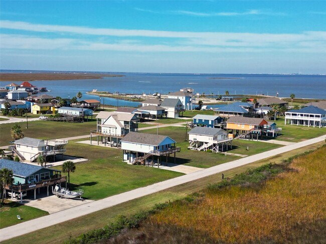 Building Photo - 131 Pieces of 8