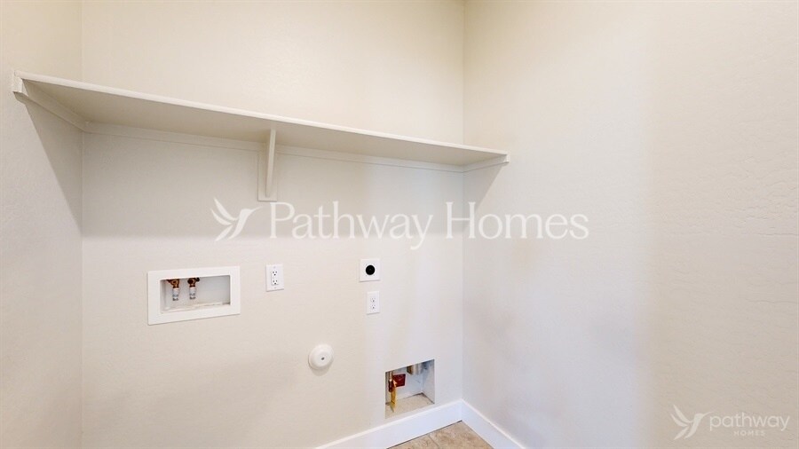 Building Photo - 30995 W Whitton Ave