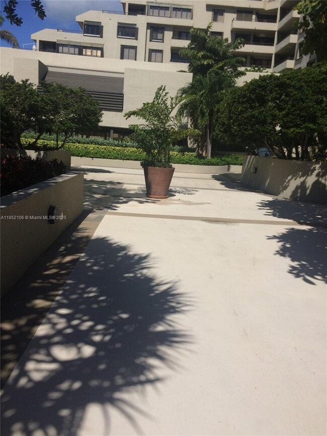 Building Photo - 201 Crandon Blvd