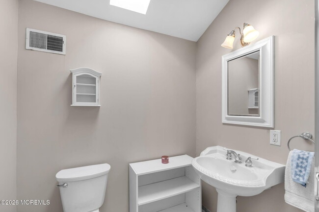 Building Photo - 80 Wilson Ave