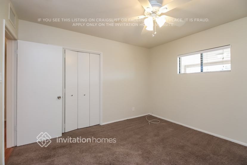 Building Photo - 2401 W Shady Glen Ave