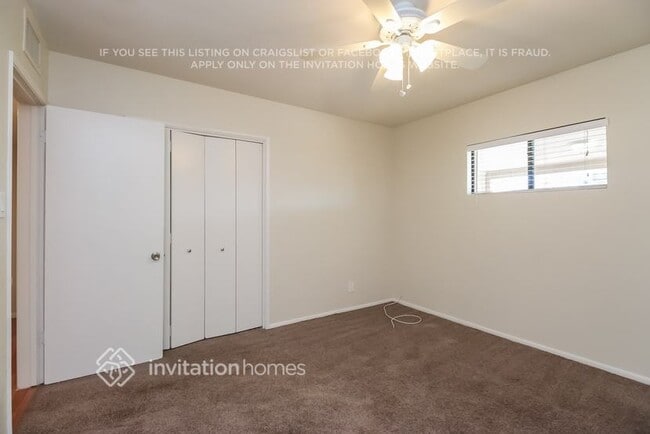 Building Photo - 2401 W Shady Glen Ave