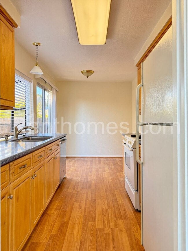 Building Photo - 8948 Capcano Rd