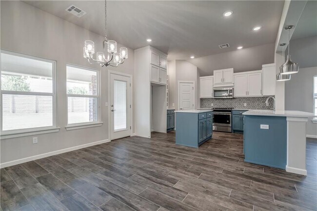 Building Photo - 6601 NW 150th Terrace