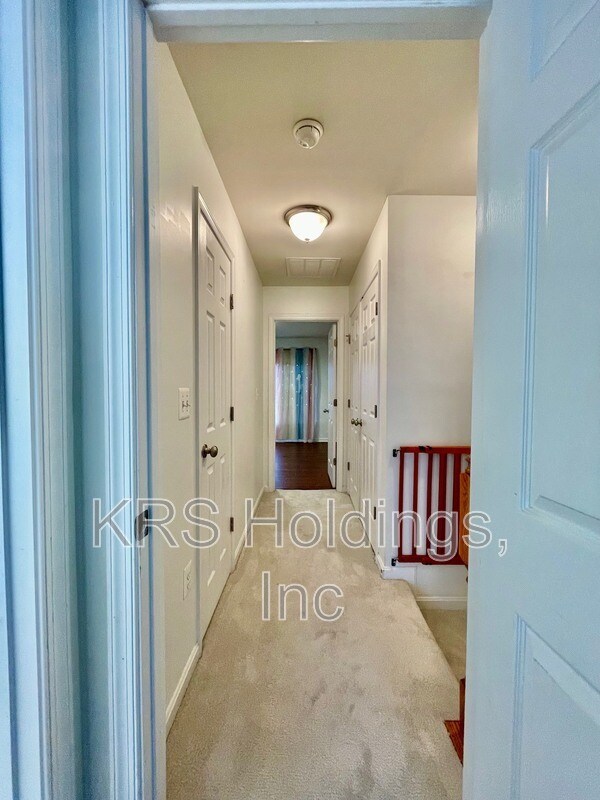 Building Photo - 15706 John Diskin Cir