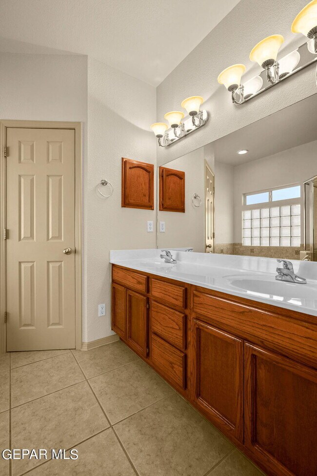 Building Photo - 6121 Byron St