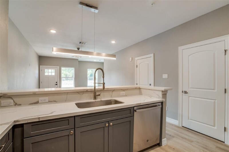 Building Photo - 5262 Ella Blvd