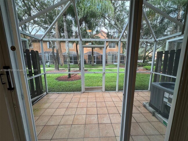 Building Photo - 1503 Veracruz Ln