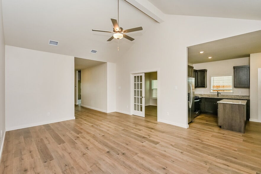 Building Photo - 1513 Harvester Dr