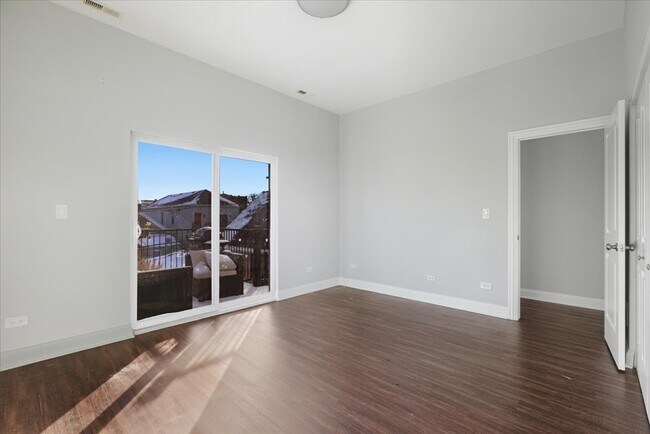 Building Photo - 2253 W 19th St