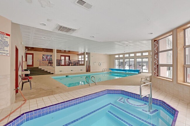 Building Photo - Summer Rental- Liftside Condos #205