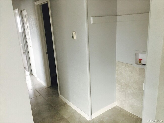 Building Photo - Long Realty & Property Management - Dual K...