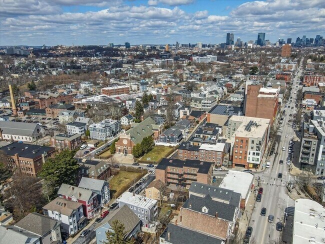 Building Photo - 14 Haverford St