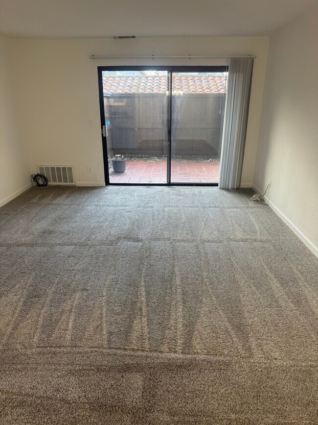 Building Photo - 39997 Cedar Blvd