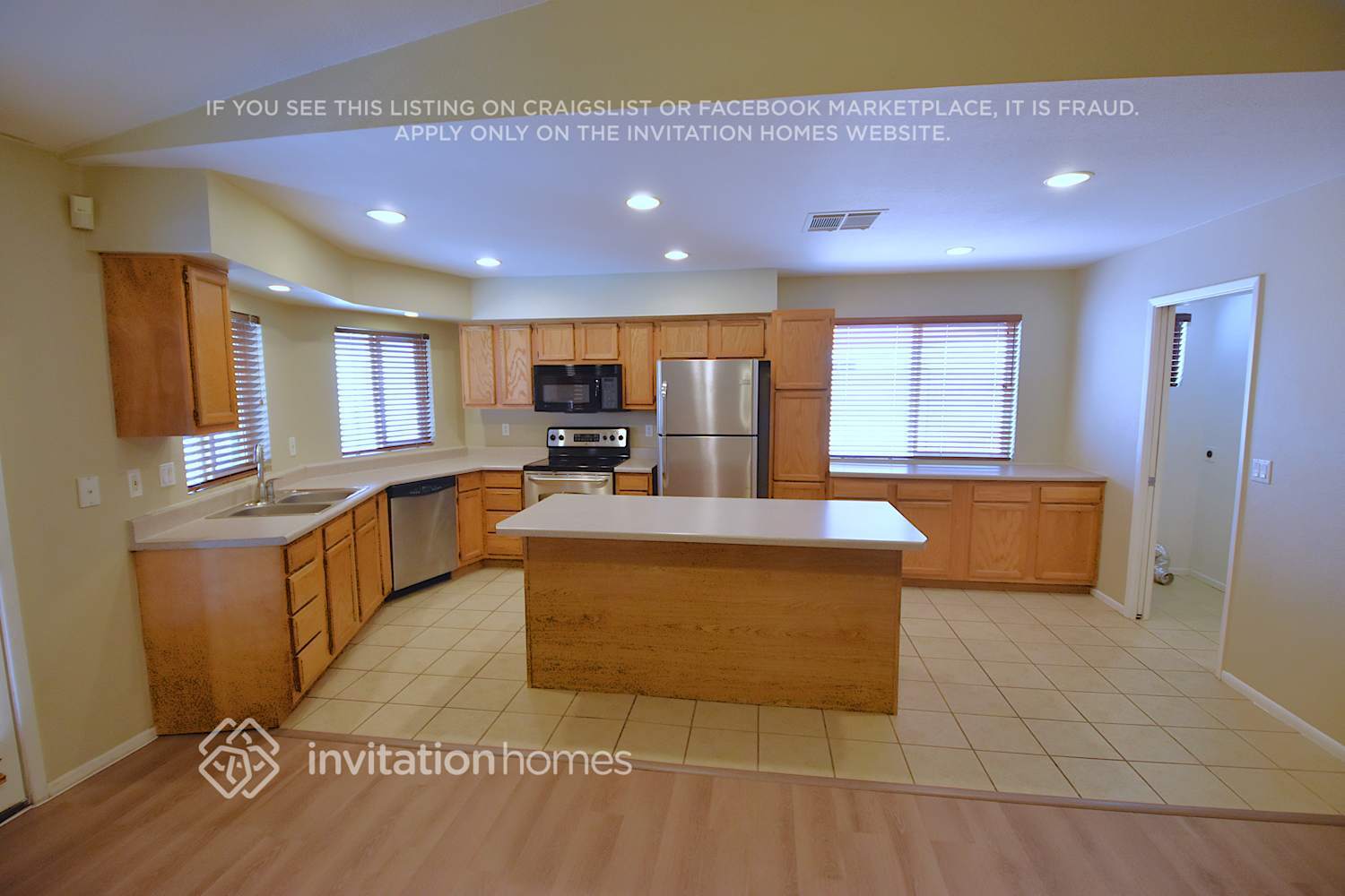 Building Photo - 11616 N 66th Dr