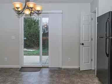 Building Photo - 2409 Fleming Dr