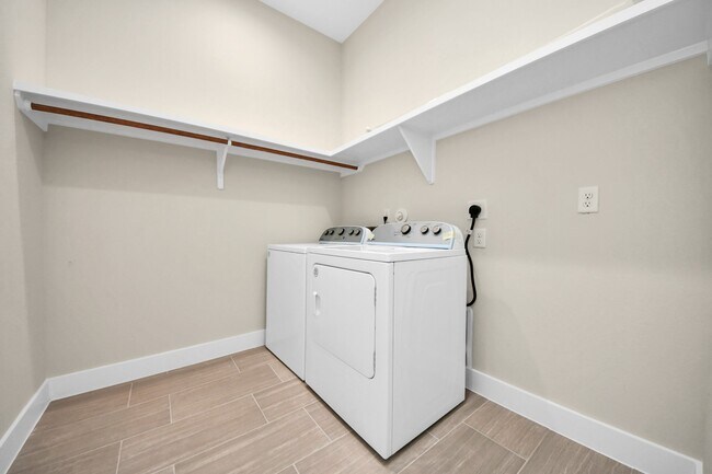 Building Photo - 2003 Marthoman Drive